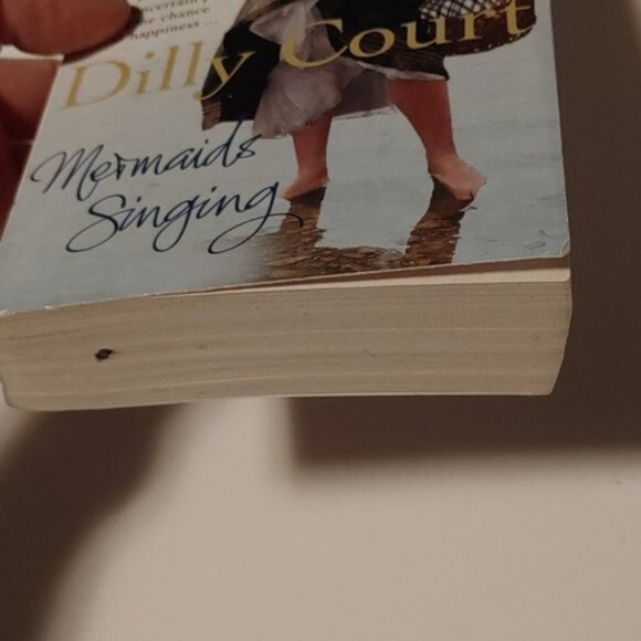 Mermaids Singing by Dilly Court adult softcover paperback novel Book - Picture 3 of 6